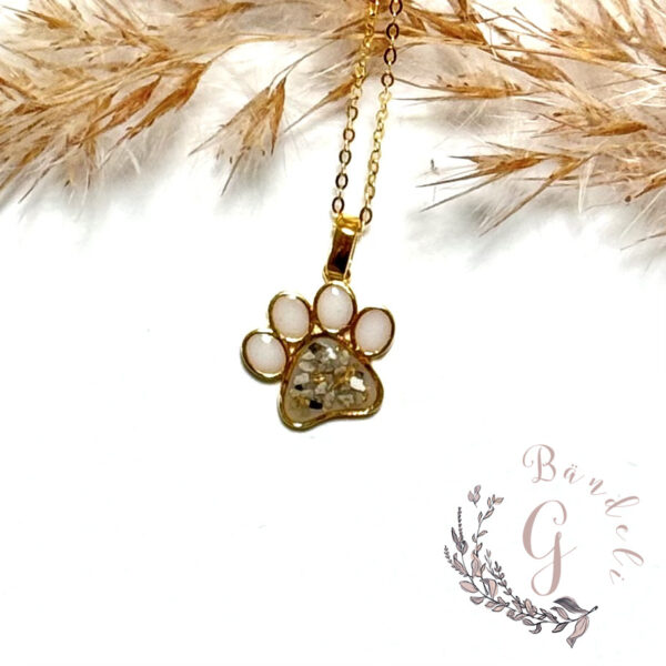 Pfötli Anhänger mit Asche als Andenken. Erinnerungsschmuck selbstgemacht und mit viel Liebe erstellt. Für deinen vierbeinigen Freund und treuen Begleiter. Hund, Katze, Pfoten