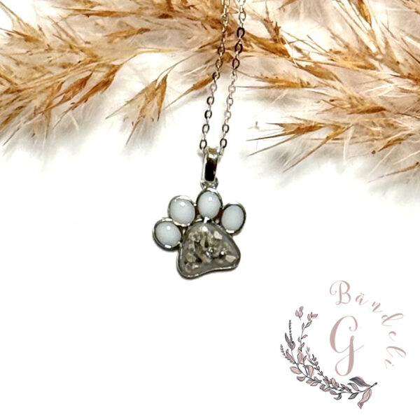 Pfötli Anhänger mit Asche als Andenken. Erinnerungsschmuck selbstgemacht und mit viel Liebe erstellt. Für deinen vierbeinigen Freund und treuen Begleiter. Hund, Katze