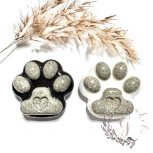 Pfotenaufsteller mit Asche in schwarz oder weiss